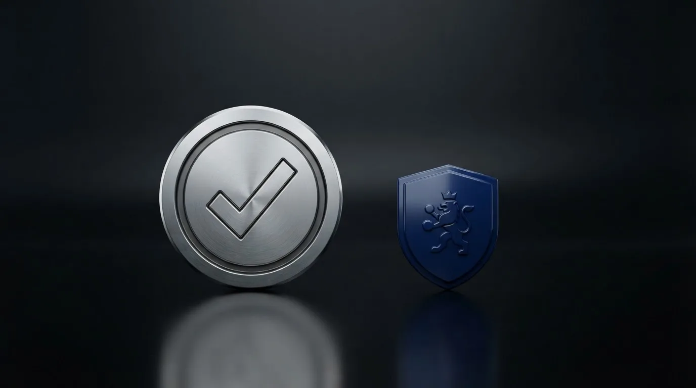 Het Ksa-logo naast een gecertificeerd RNG-keurmerk van eCOGRA of iTech Labs op een casinoscherm